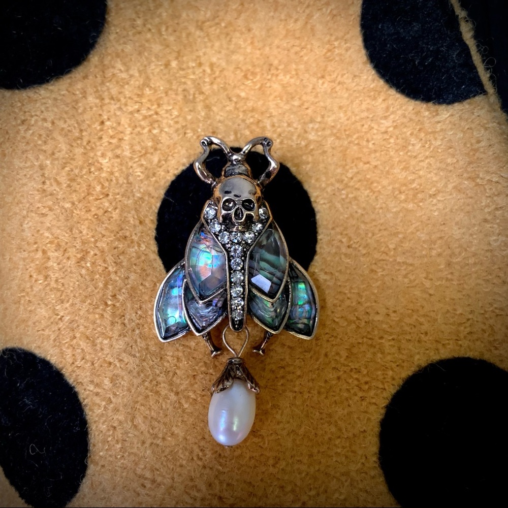 Skull Moth Pearl Brooch Pin Goth Vintage Style